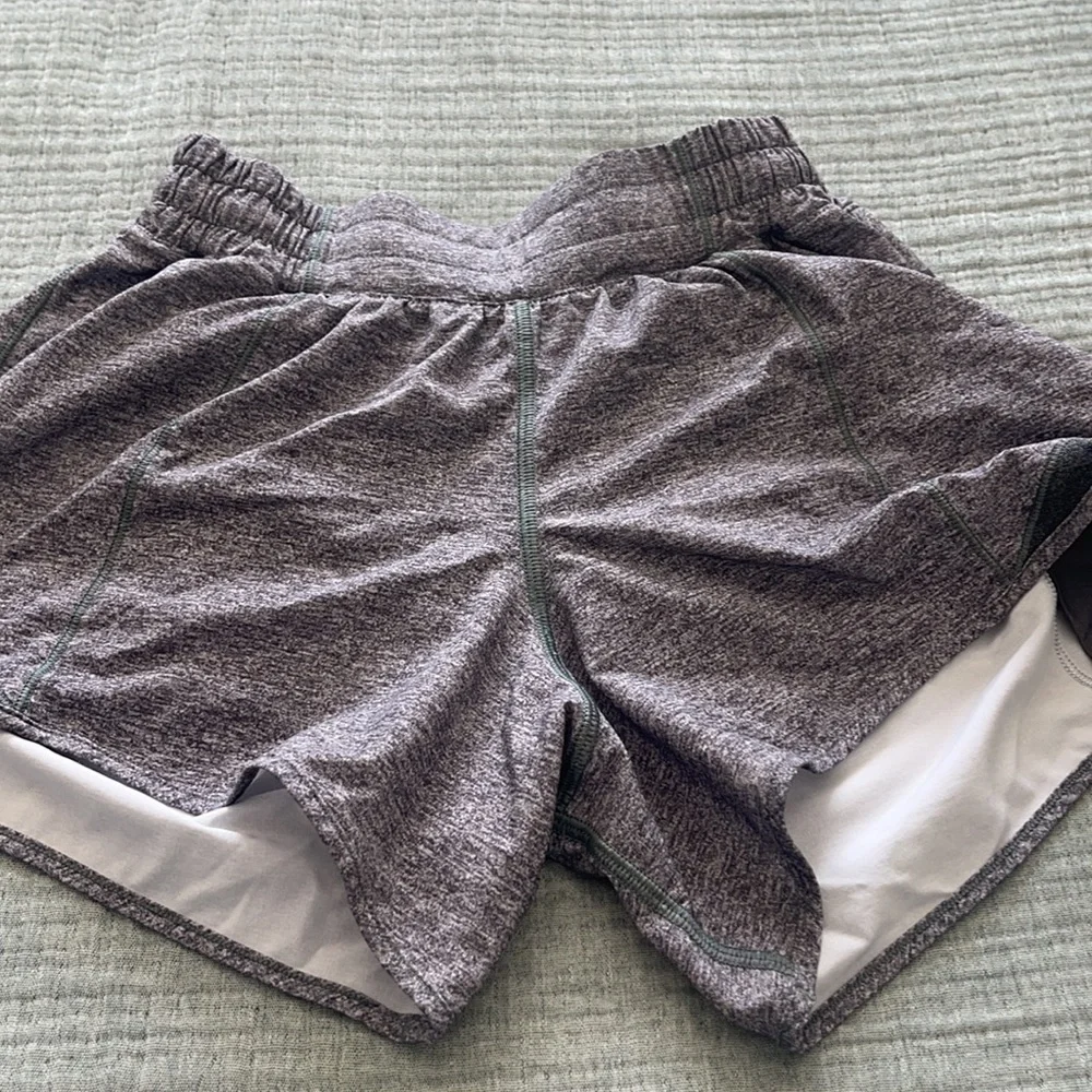 Lululemon Hotty Hot Short II  Heather Lux Multi Black / Heathered Black size 4
